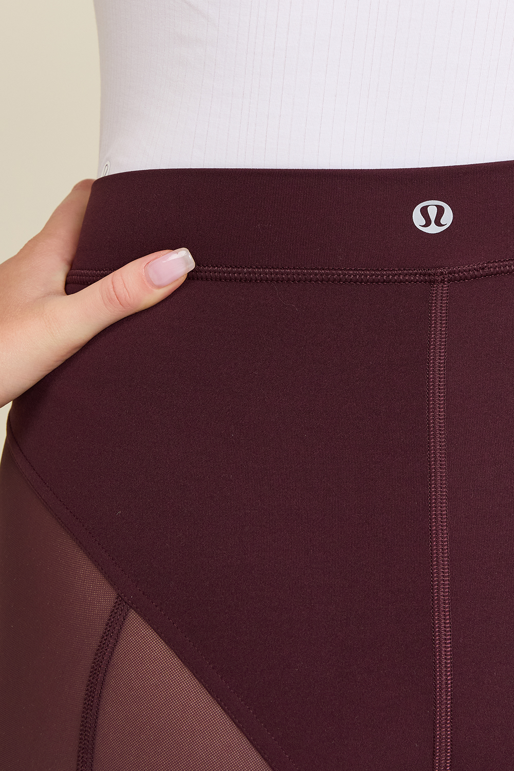 תמונת תקריב דוגמן של Nulu™ HR Mesh-Panel Tight 28