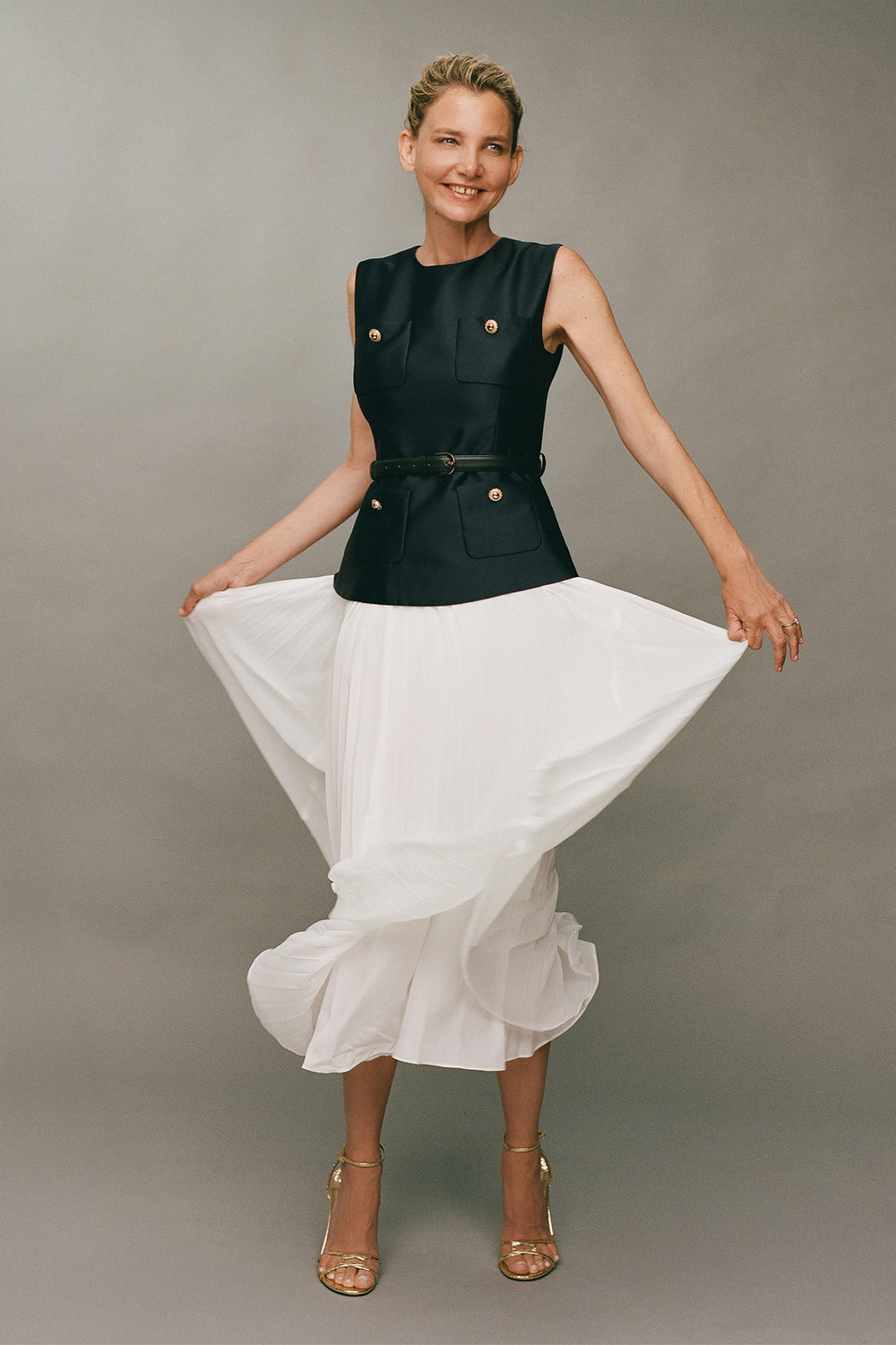 תמונת אווירה של שמלת מידי