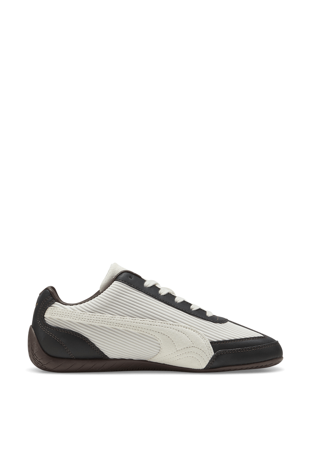 תמונה קידמית של נעלי סניקרס ספידקאט