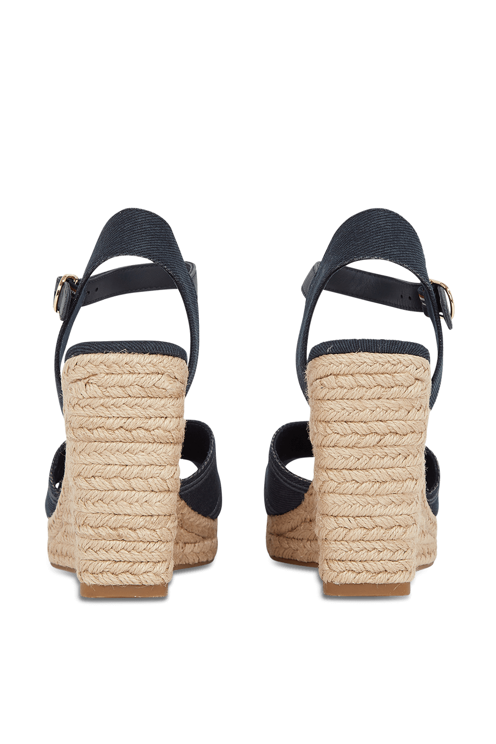 תמונת תקריב של סנדלי עקב אספדריל