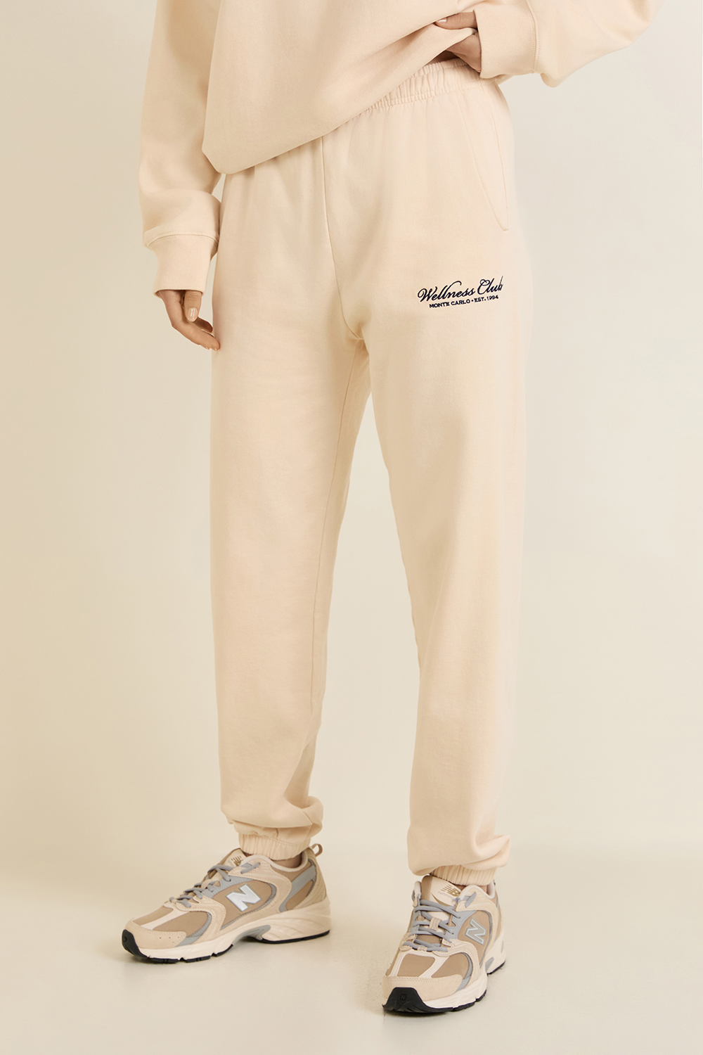 תמונת דוגמן קידמית של מכנסי טרנינג וולנס קלאב