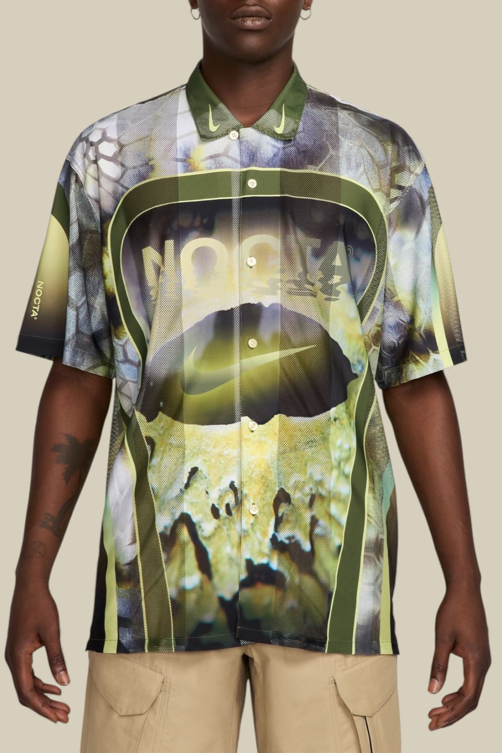 תמונת דוגמן קידמית של נייקי X סטוסי חולצת כפתורים רשת