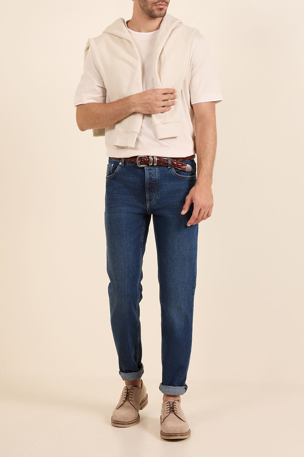 תמונת דוגמן קידמית של חגורת עור