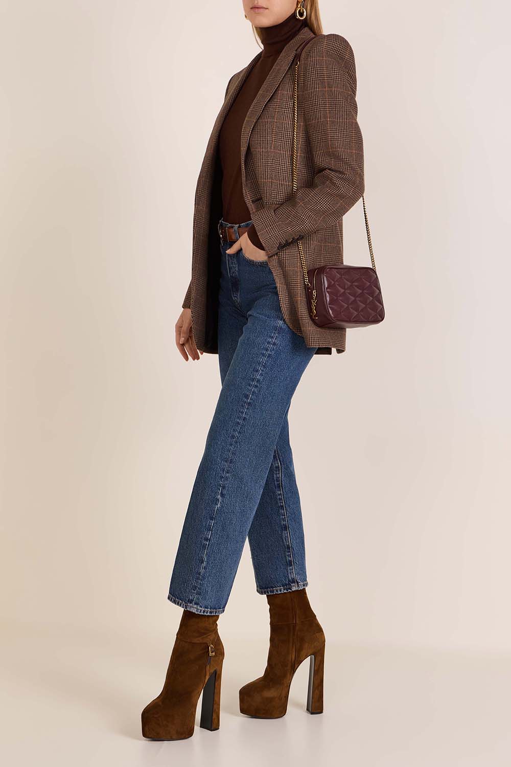 תמונת דוגמן קידמית של מגפוני פלטפורמה