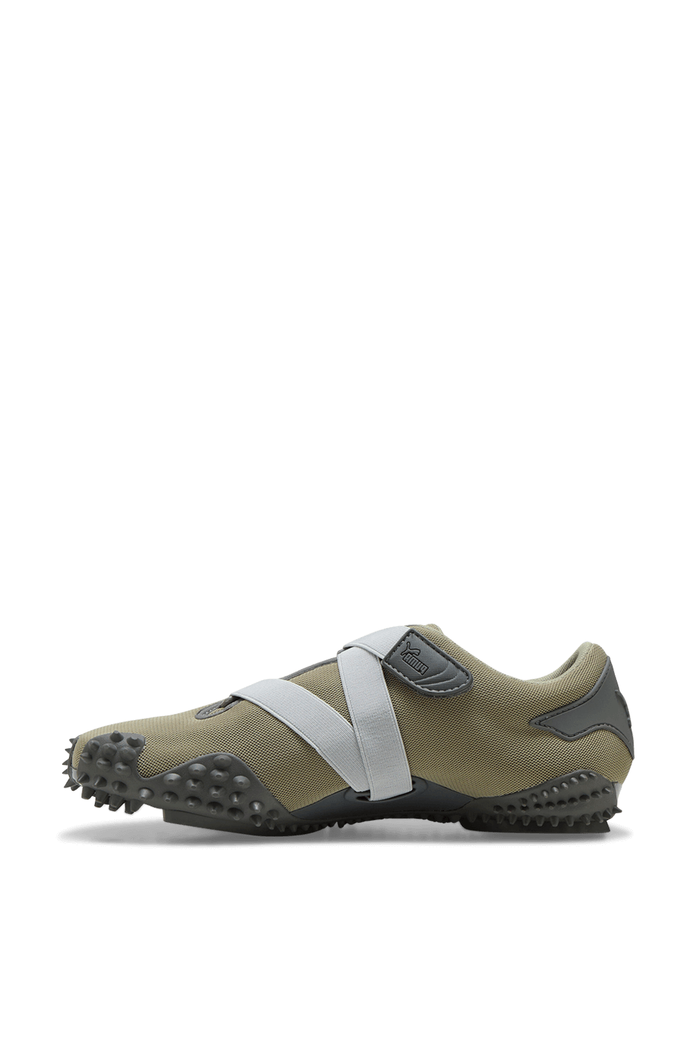 תמונה אחורית של נעלי סניקרס מוסטרו