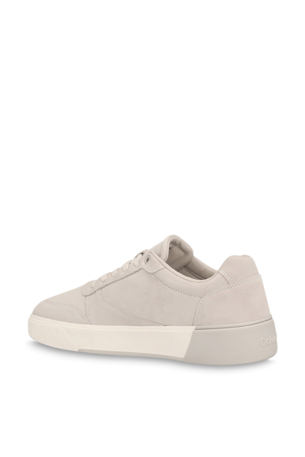 תמונה אחורית של נעלי סניקרס