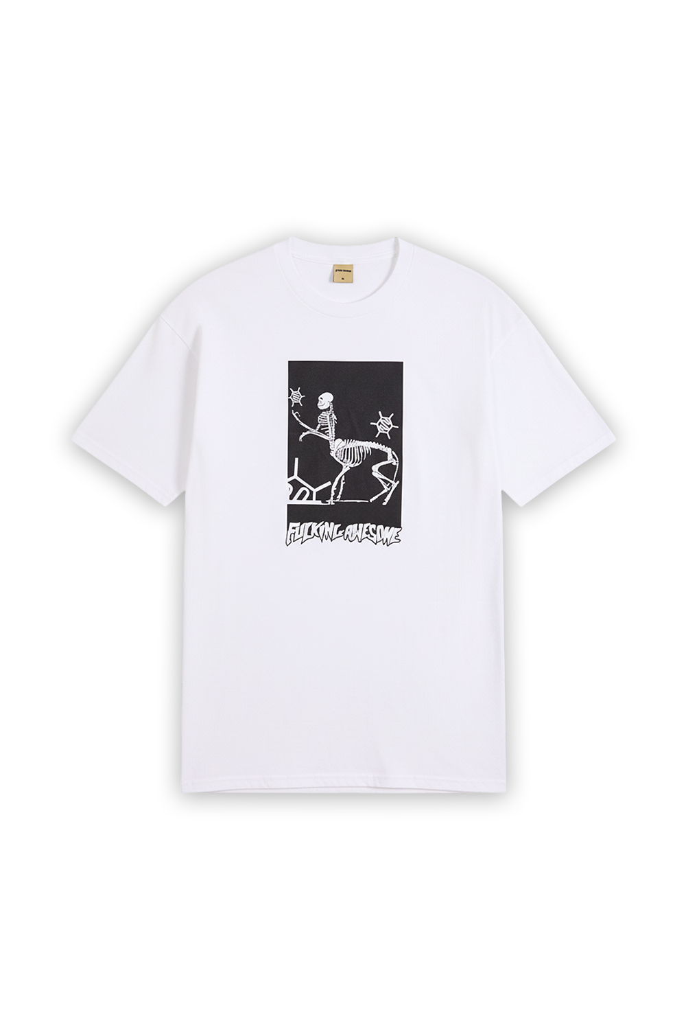 תמונה קידמית של חולצת טי