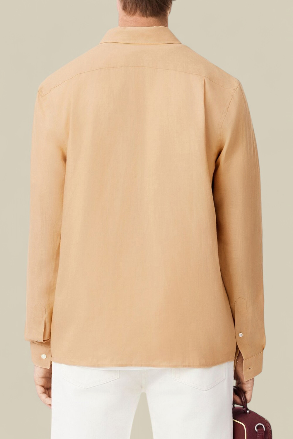 תמונת דוגמן אחורית של חולצת כפתורים