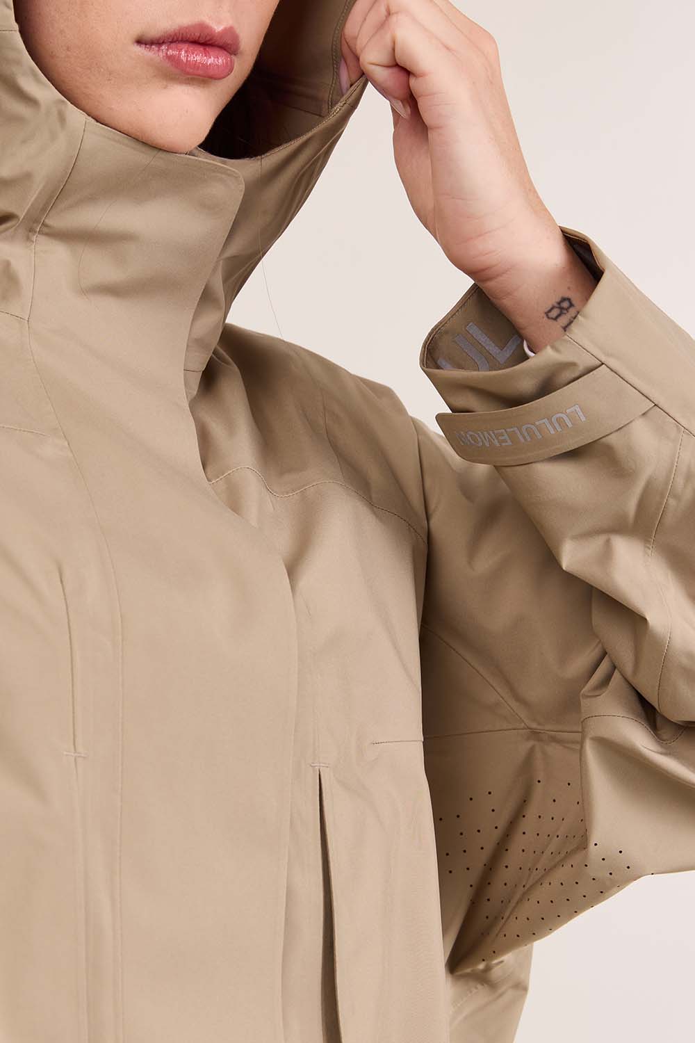 תמונת תקריב דוגמן של Rain Chaser Jacket