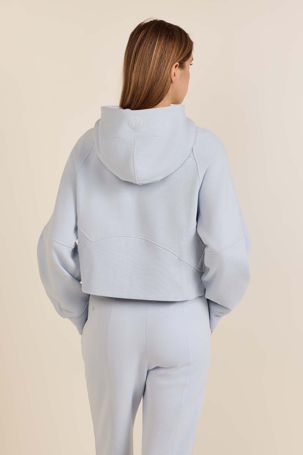 תמונת דוגמן אחורית של Scuba Oversized Full-Zip Cropped Hoodie