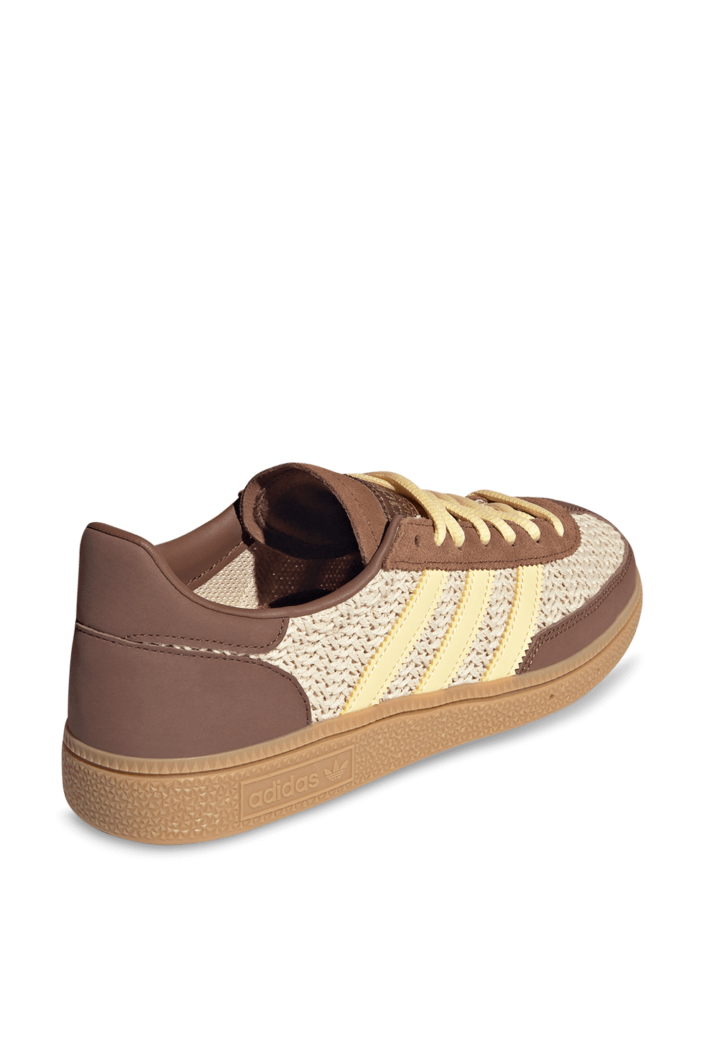 תמונת תקריב של נעלי סניקרס ספזיאל