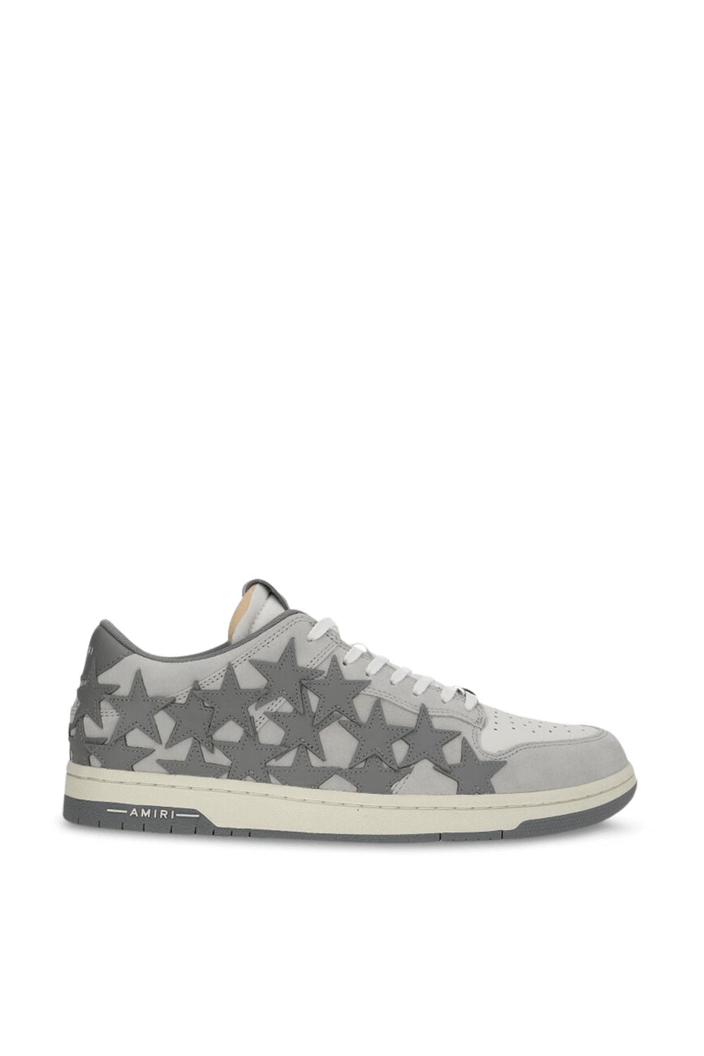 תמונה קידמית של נעלי סניקרס סטארס