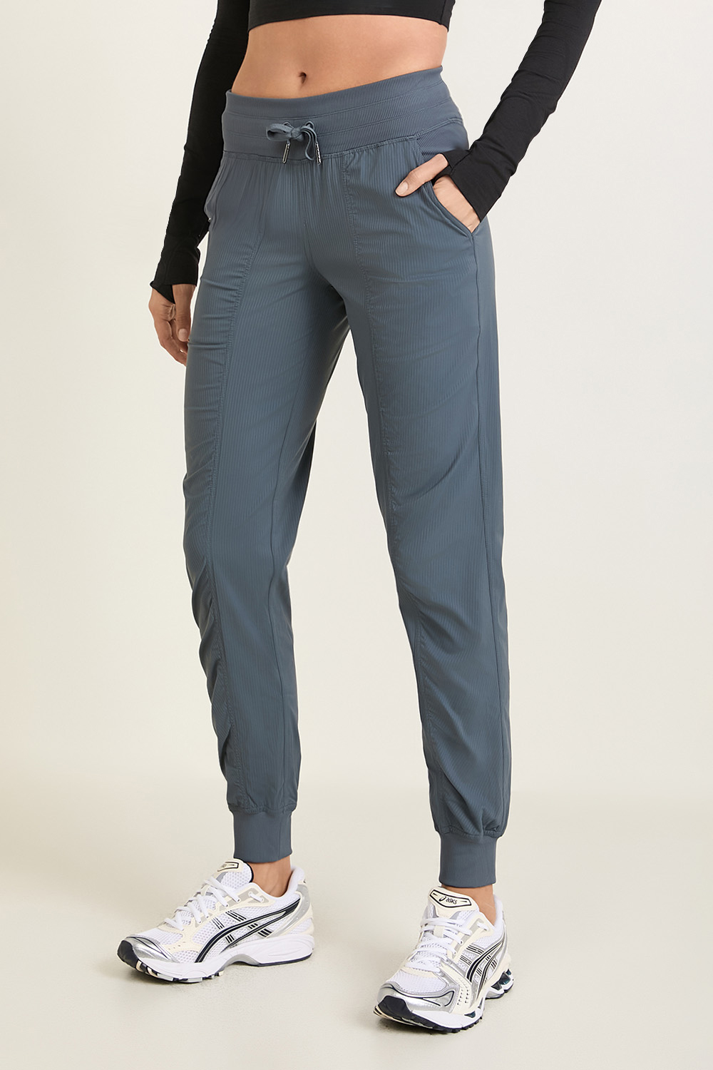 תמונת דוגמן קידמית של Dance Studio Mid-Rise Jogger