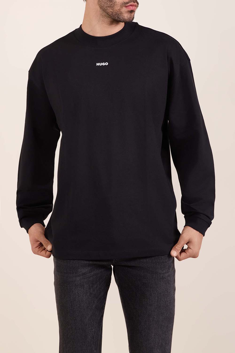 תמונת דוגמן קידמית של חולצת טי ארוכה