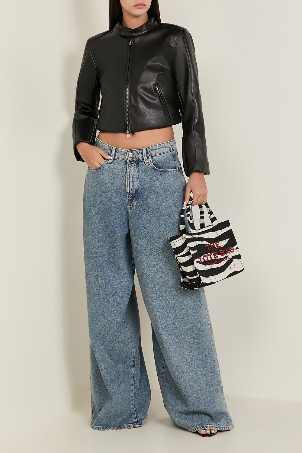 תמונת דוגמן קידמית של תיק טוט סמול