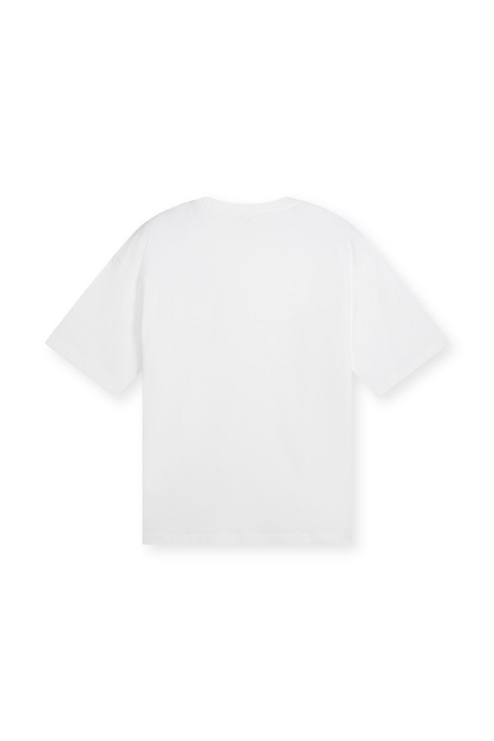 תמונה אחורית של חולצת טי אוברסייז