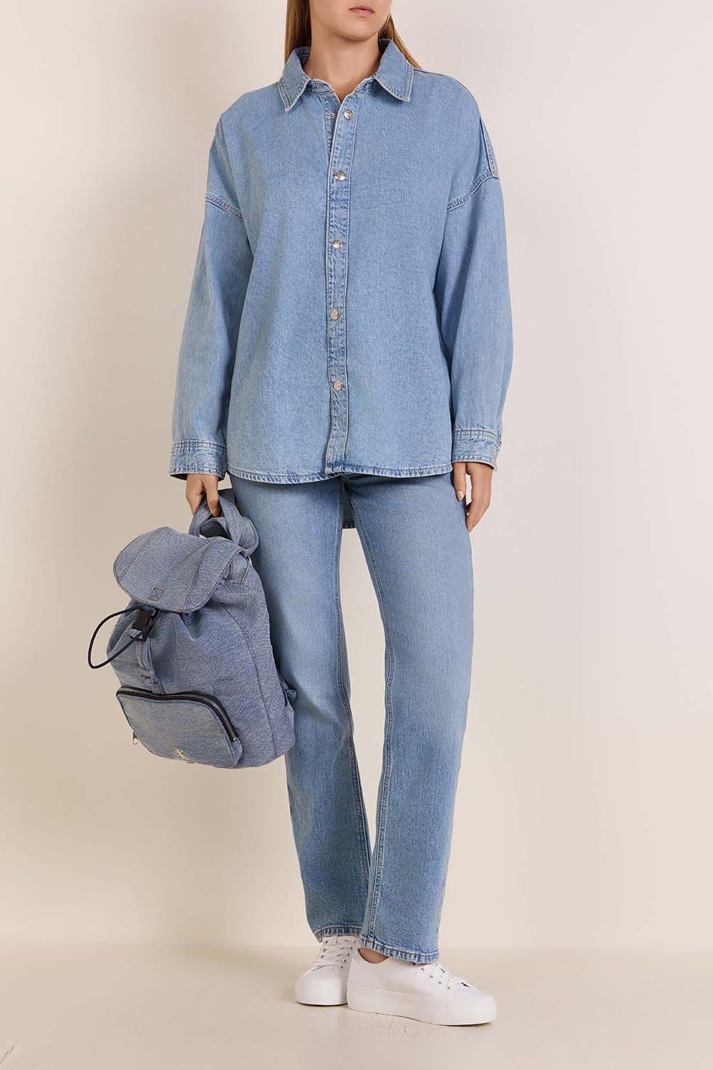 תמונת דוגמן קידמית של תיק גב