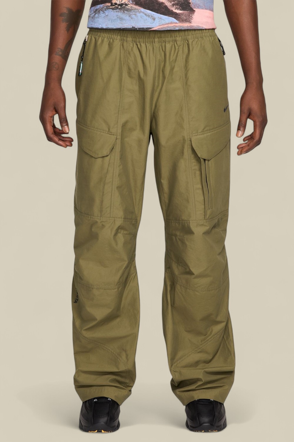 תמונת דוגמן קידמית של מכנסי קרגו