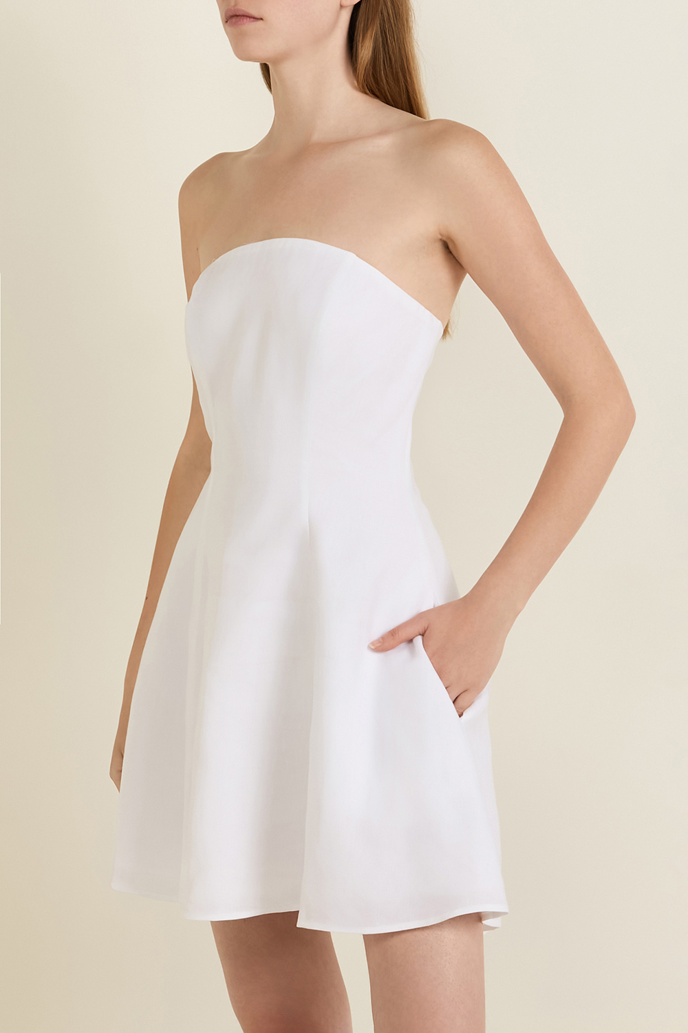 תמונת דוגמן קידמית של שמלת מיני