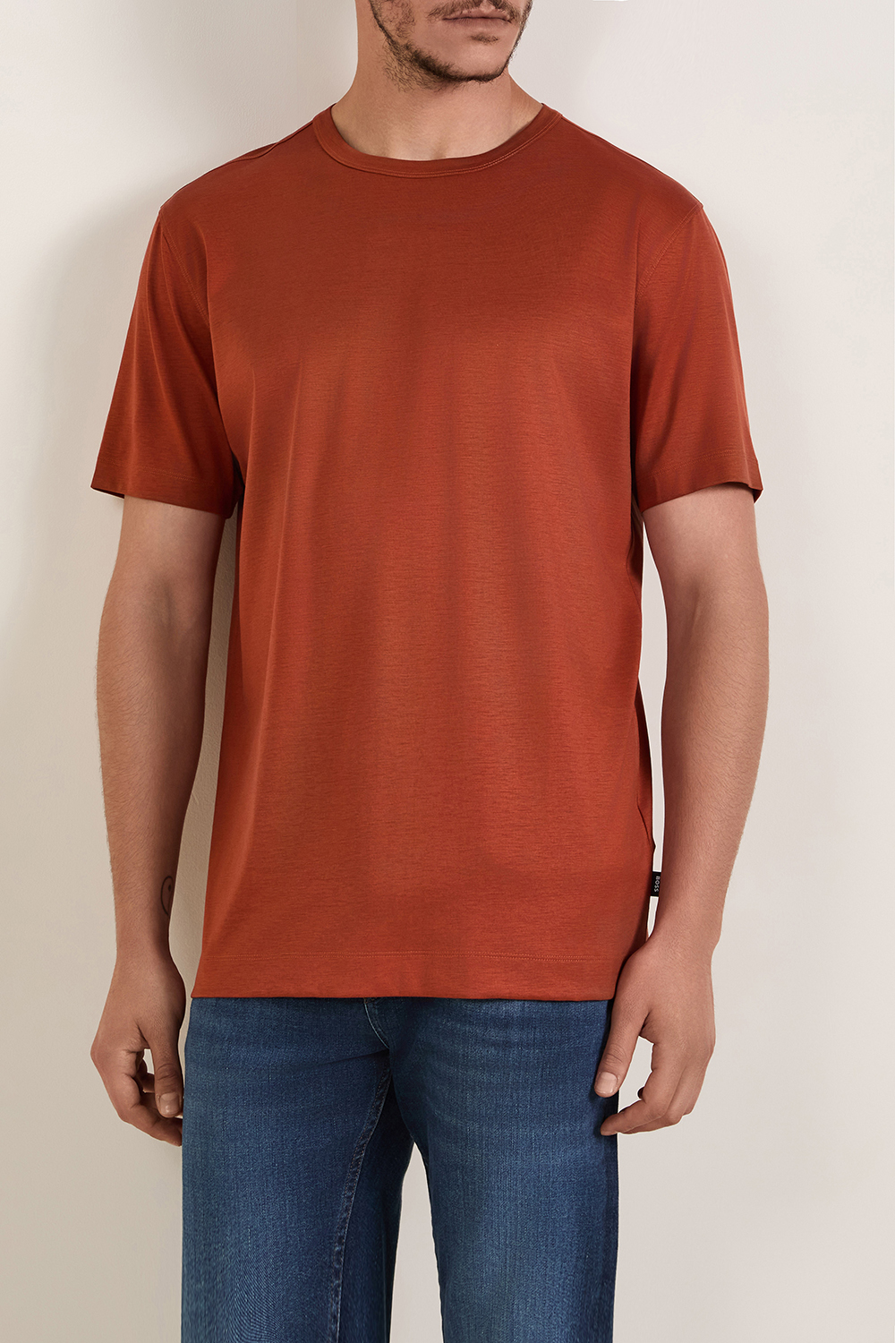 תמונת דוגמן קידמית של חולצת טי