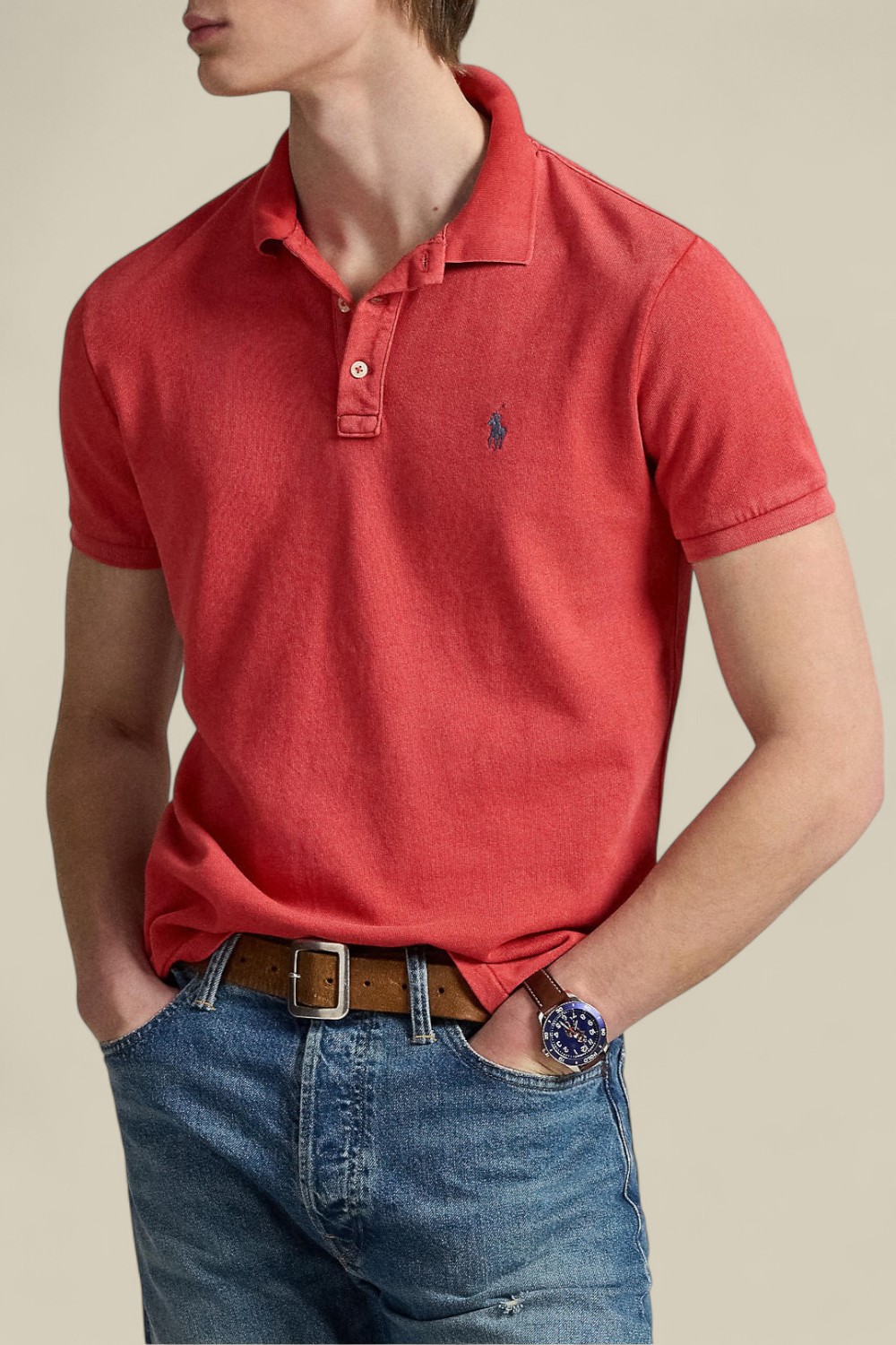 תמונת דוגמן קידמית של חולצת פולו