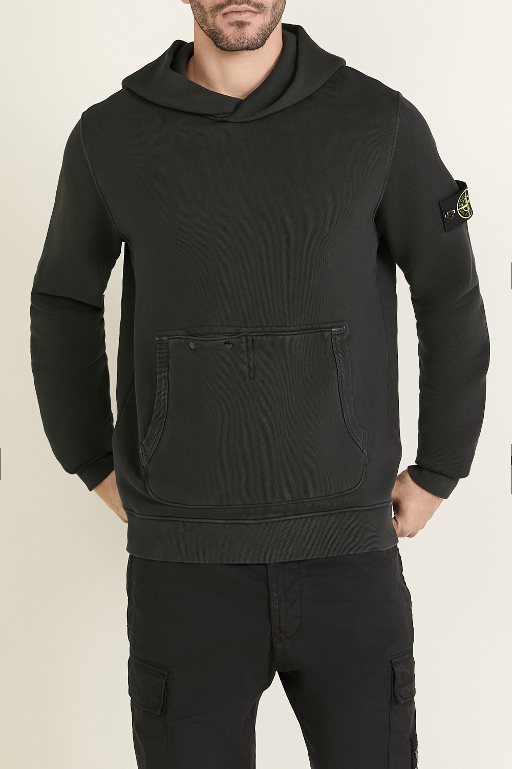 תמונת דוגמן קידמית של סווטשירט קפוצ'ון