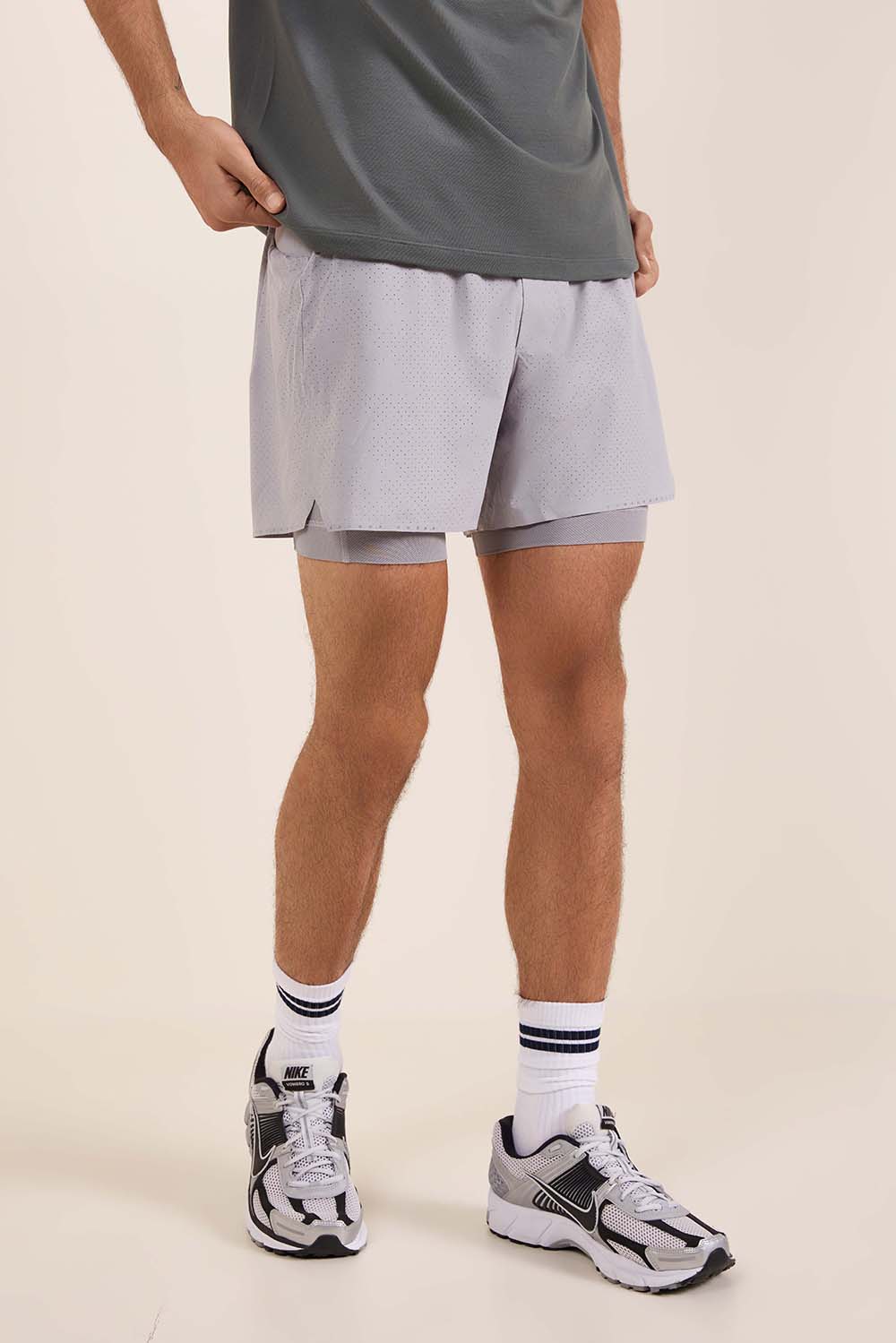 תמונת דוגמן קידמית של Fast And Free Running Short Lined 5