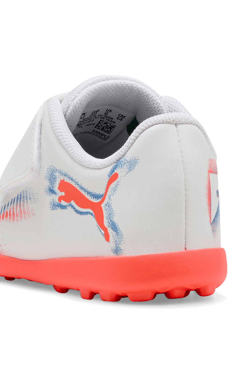 תמונת פנים של נעלי כדורגל פיוצ'ר 8