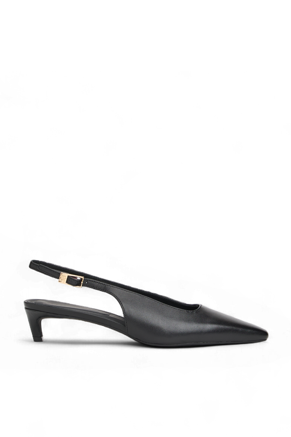 תמונה קידמית של נעלי עקב סלינג-בק