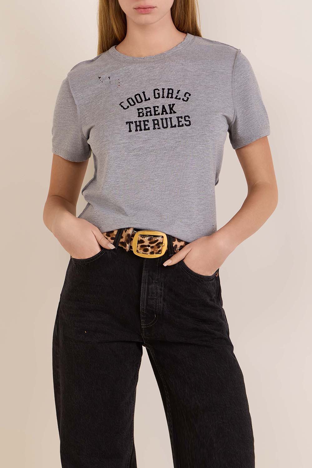 תמונת דוגמן קידמית של חולצת טי