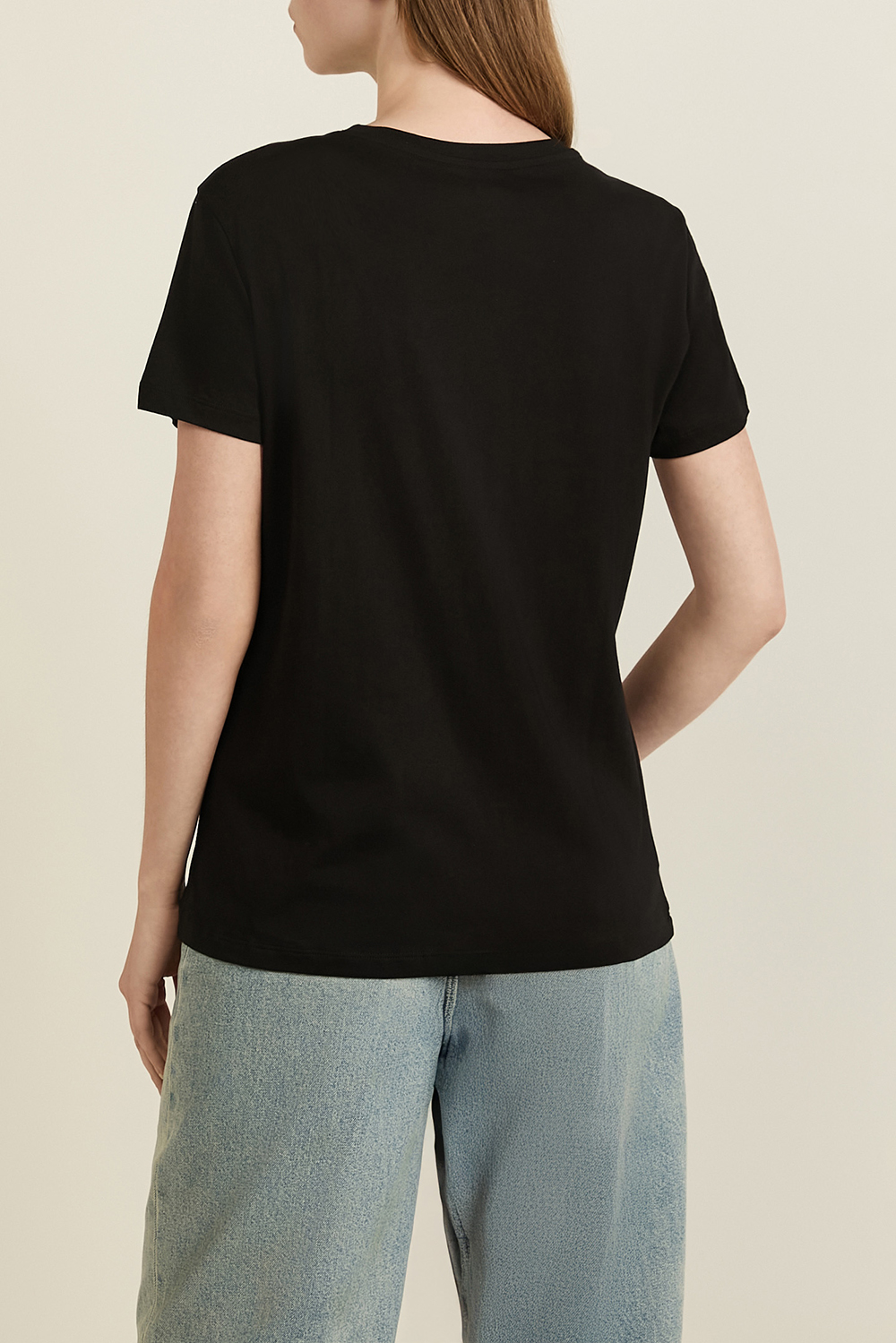 תמונת דוגמן אחורית של חולצת טי