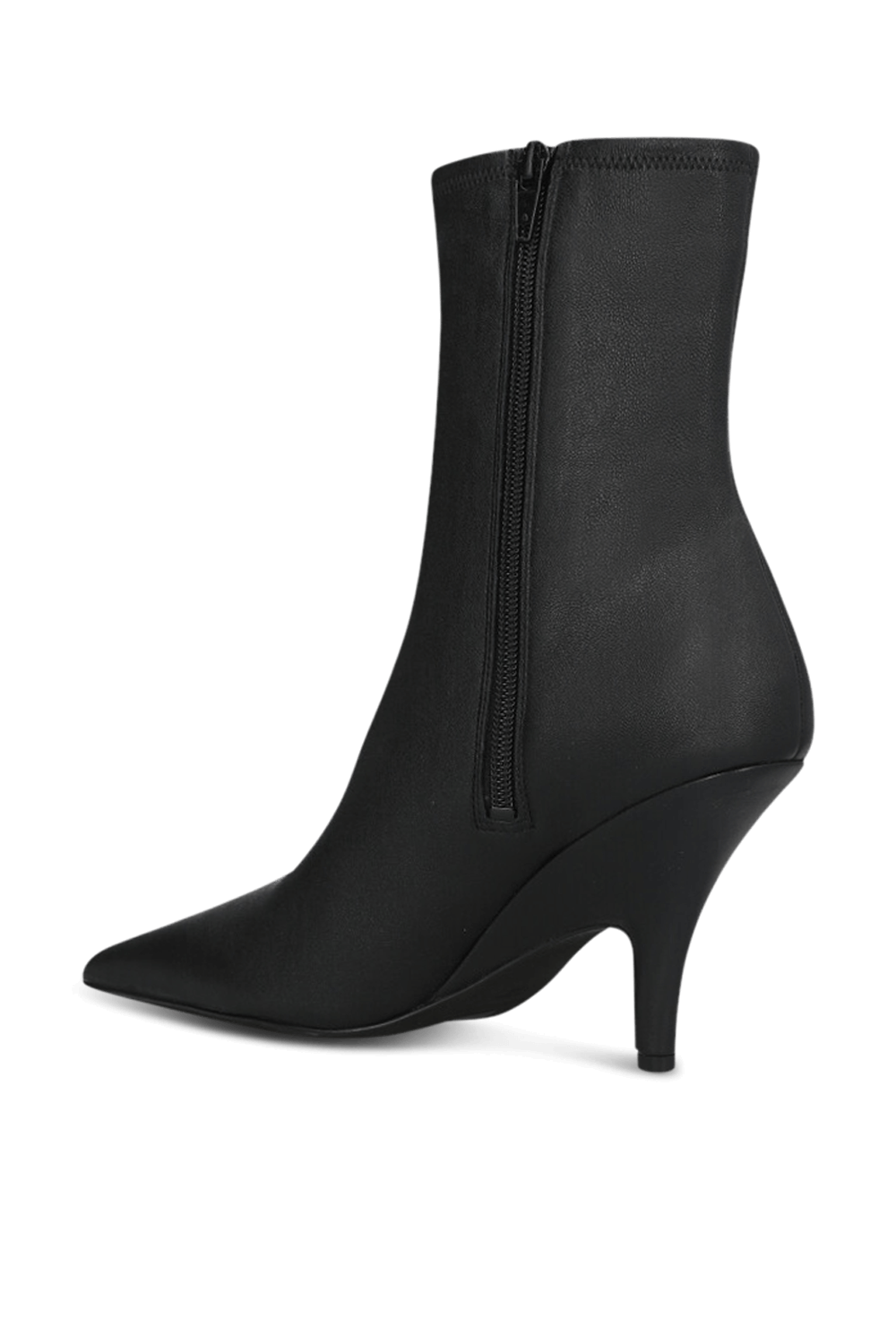 תמונה אחורית של מגפוני עקב דיאבלו