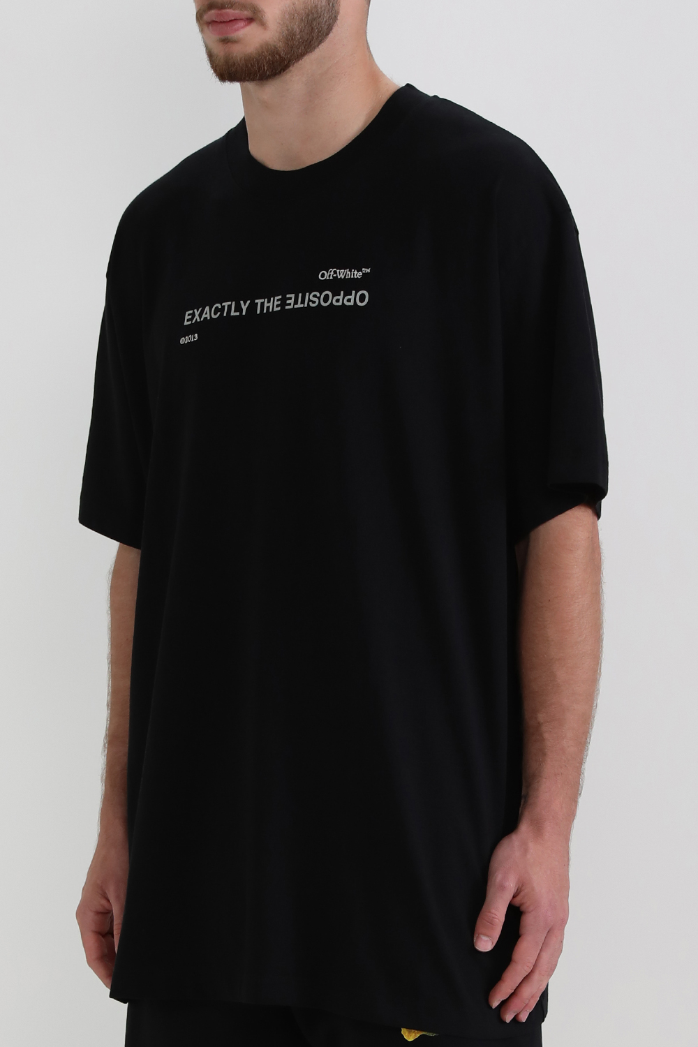 תמונת דוגמן קידמית של חולצת אוברסייז