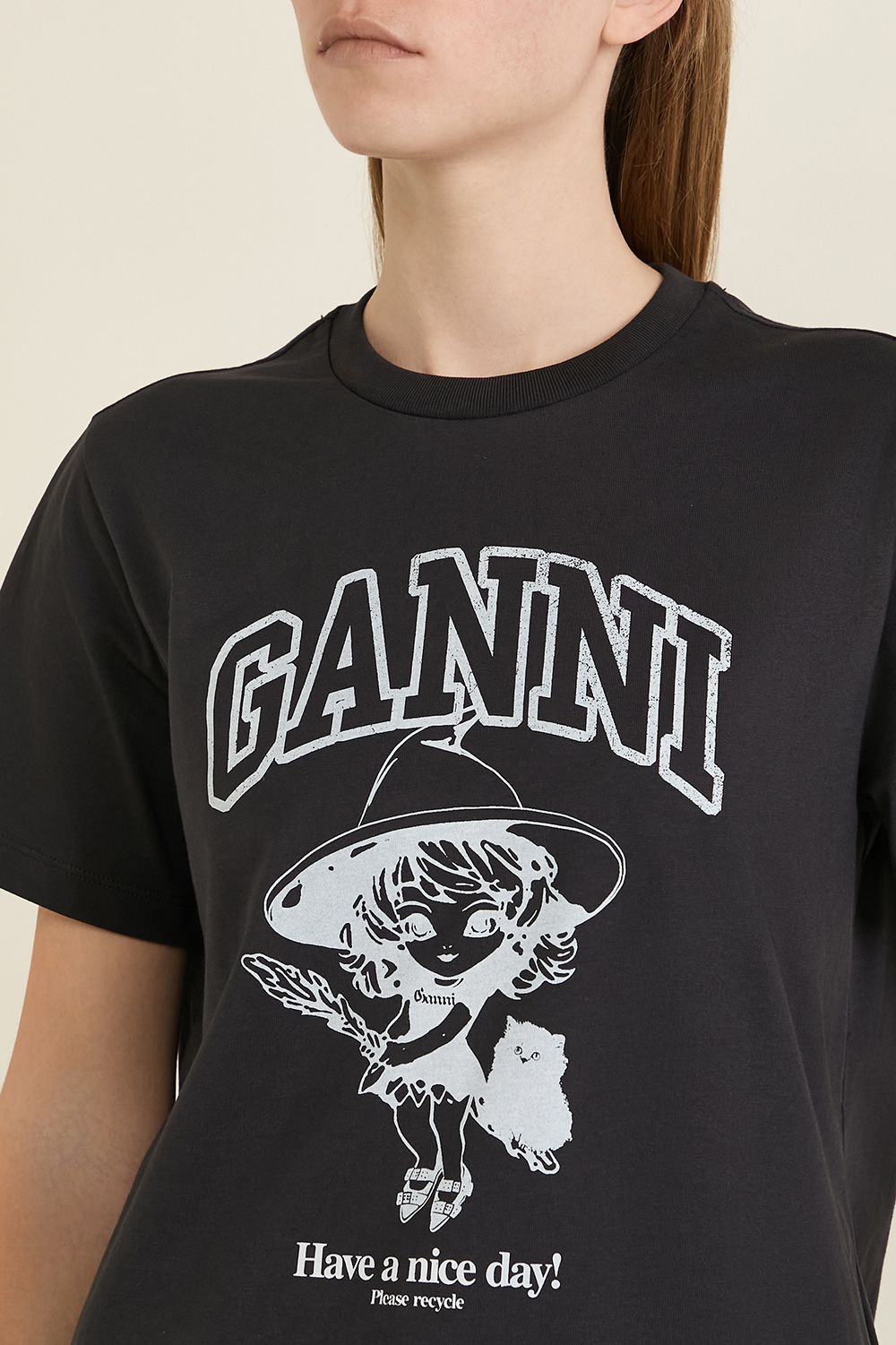 תמונת תקריב דוגמן של חולצת טי