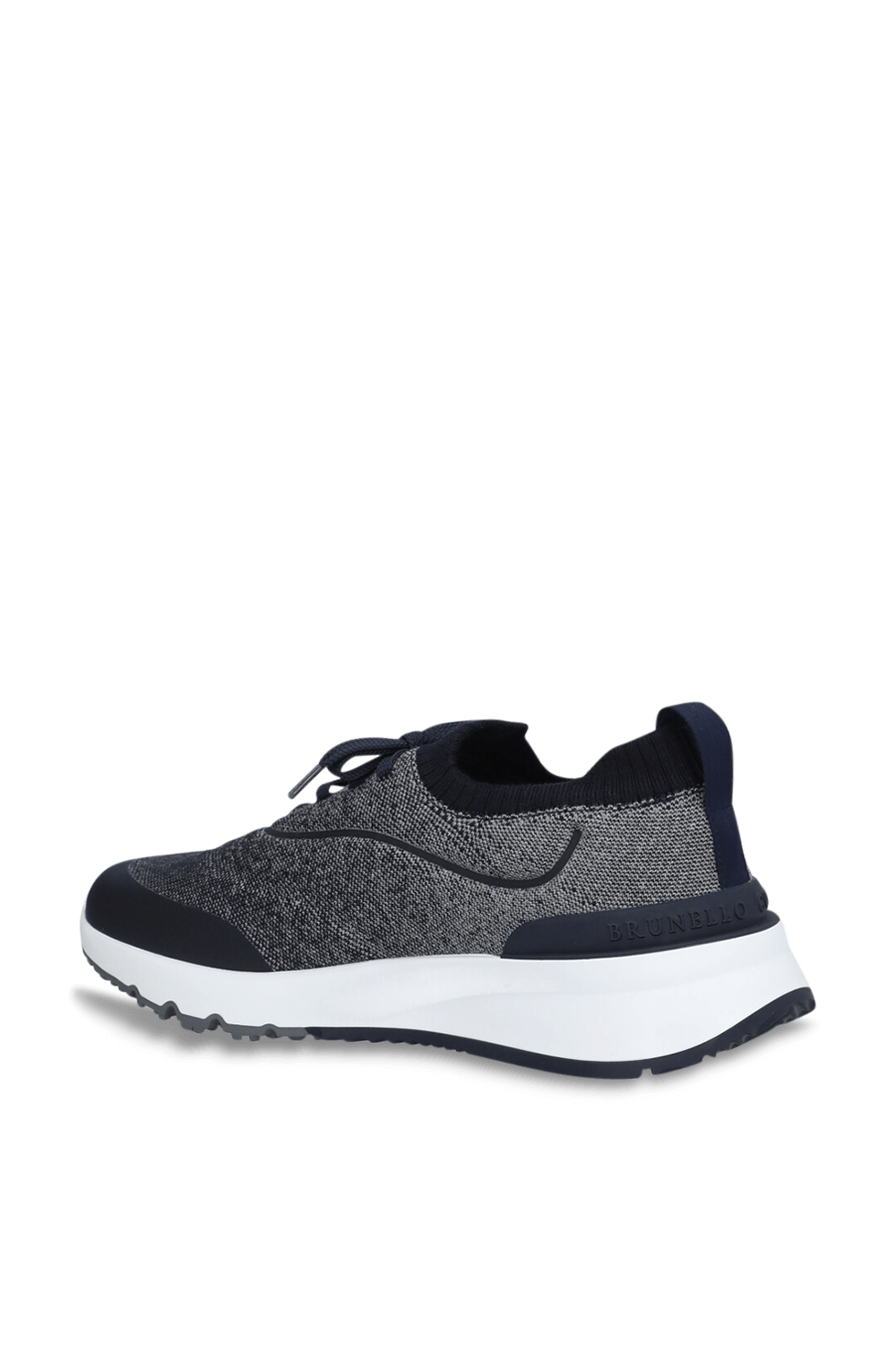 תמונה אחורית של נעלי סניקרס