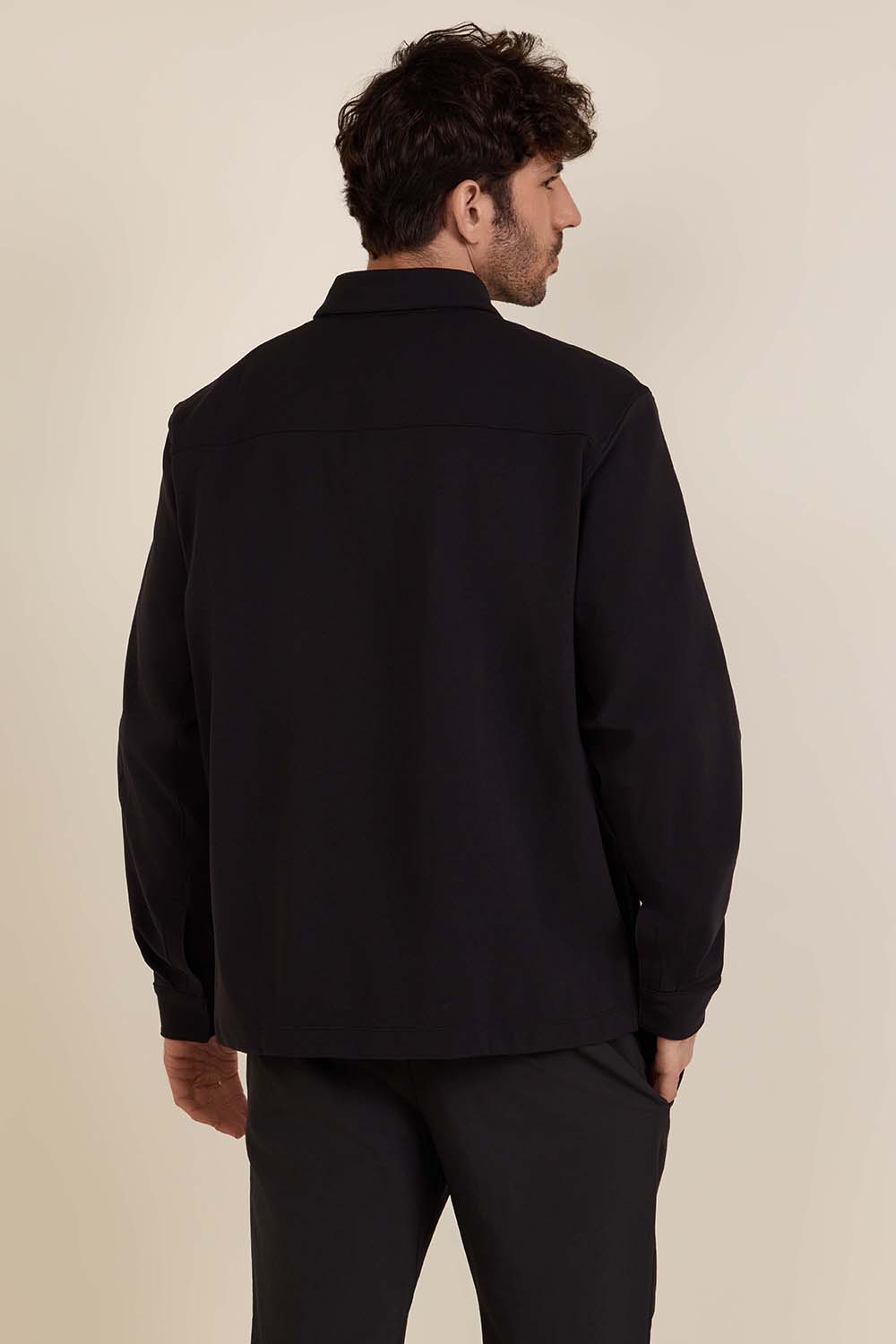 תמונת דוגמן אחורית של Sojourn Overshirt