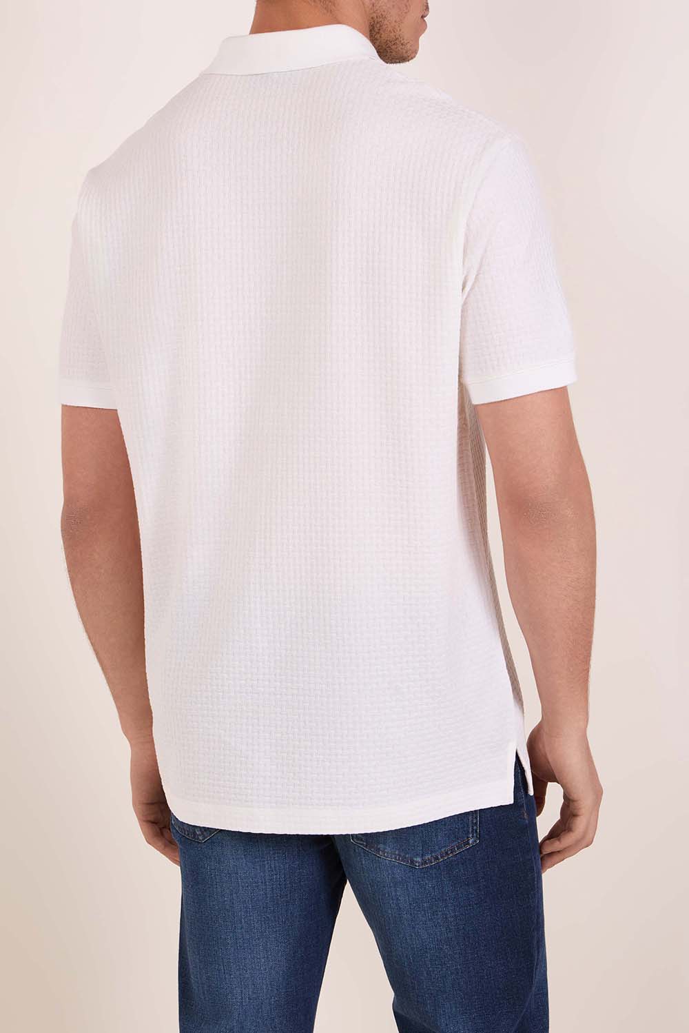 תמונת דוגמן אחורית של חולצת פולו ופל