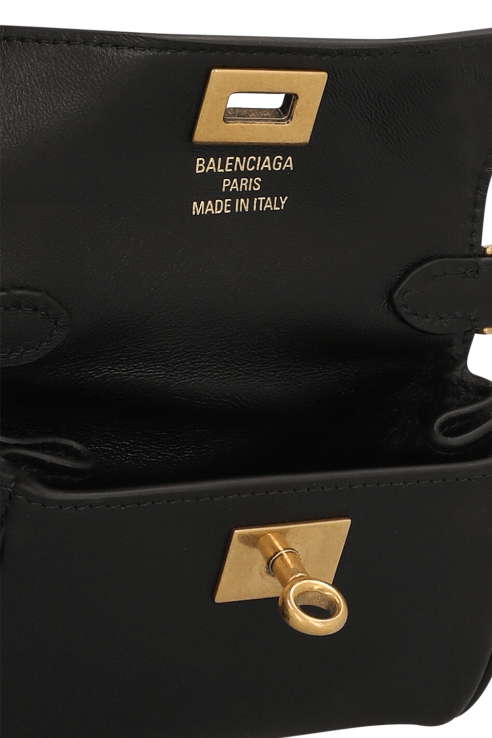 תמונת פנים של תיק צ'ארם בגודל מיקרו