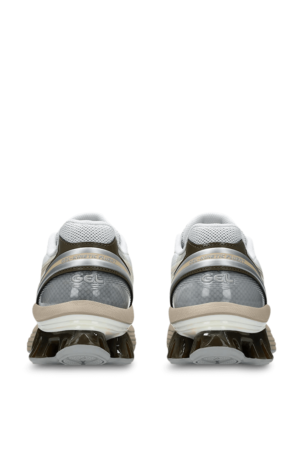 תמונת תקריב של נעלי סניקרס ג'ל קינטיק פלואנט