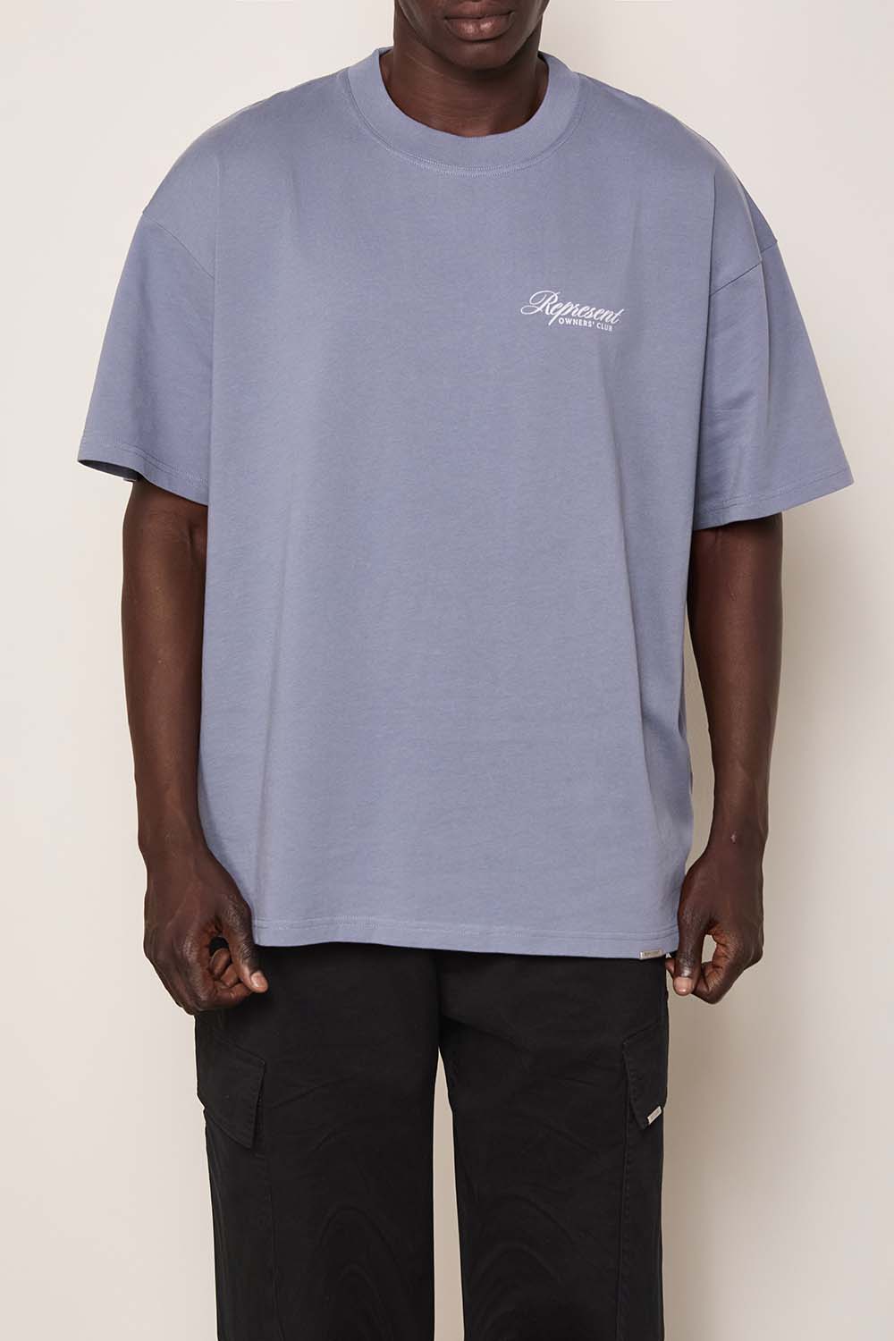 תמונת דוגמן קידמית של חולצת טי