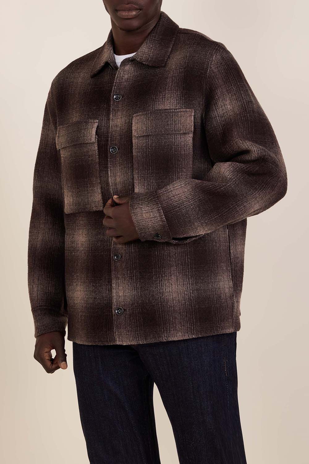 תמונת דוגמן קידמית של חולצת ז'קט