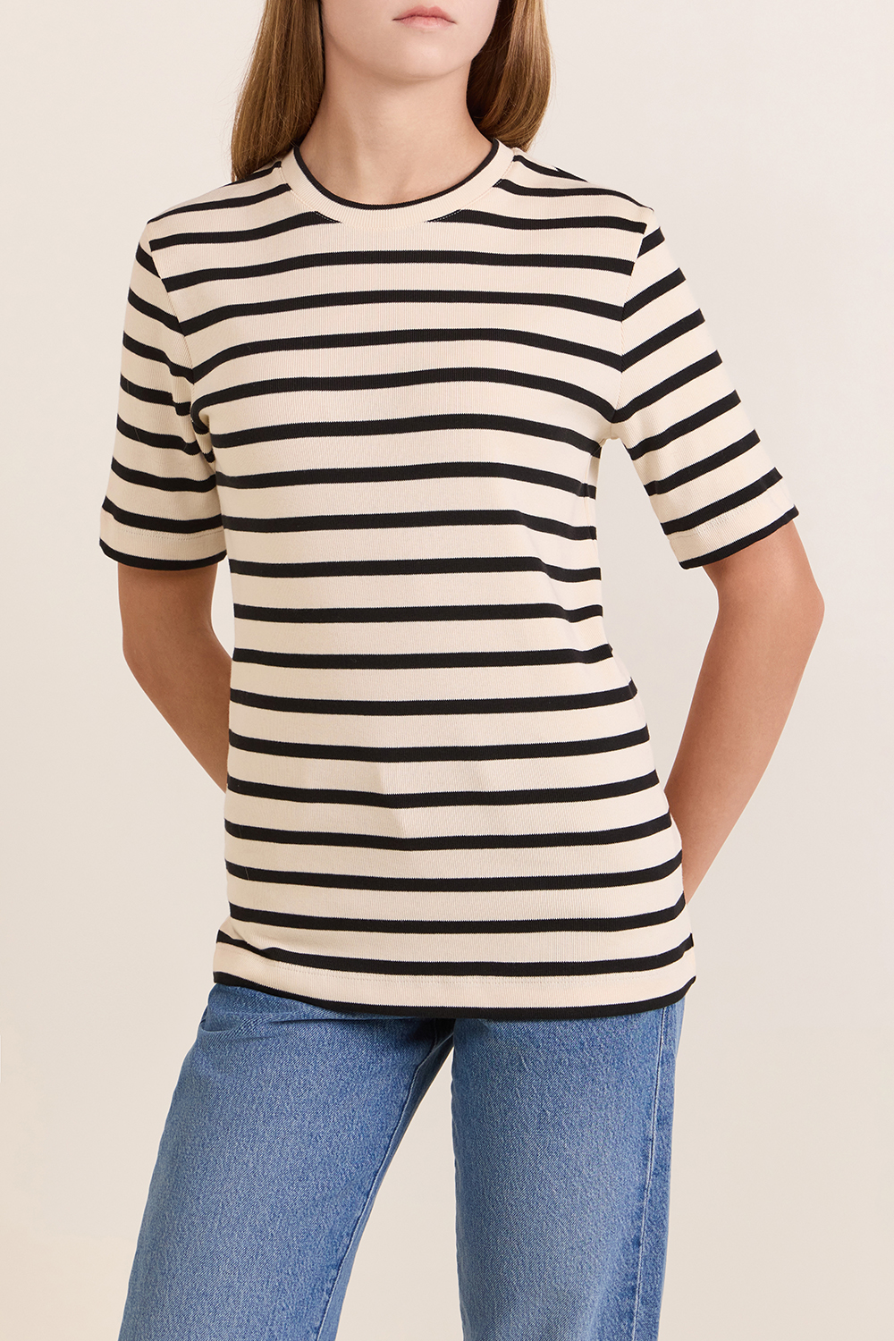 תמונת דוגמן קידמית של חולצת טי