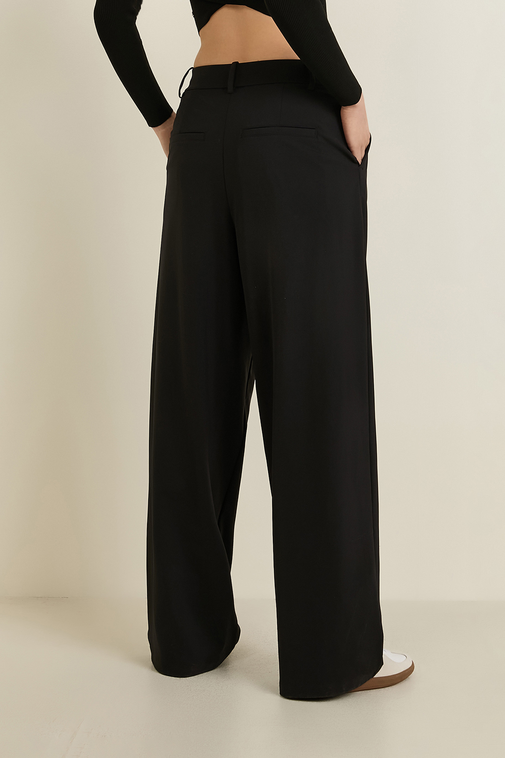 תמונת דוגמן אחורית של Daydrift High-Rise Trouser Regular