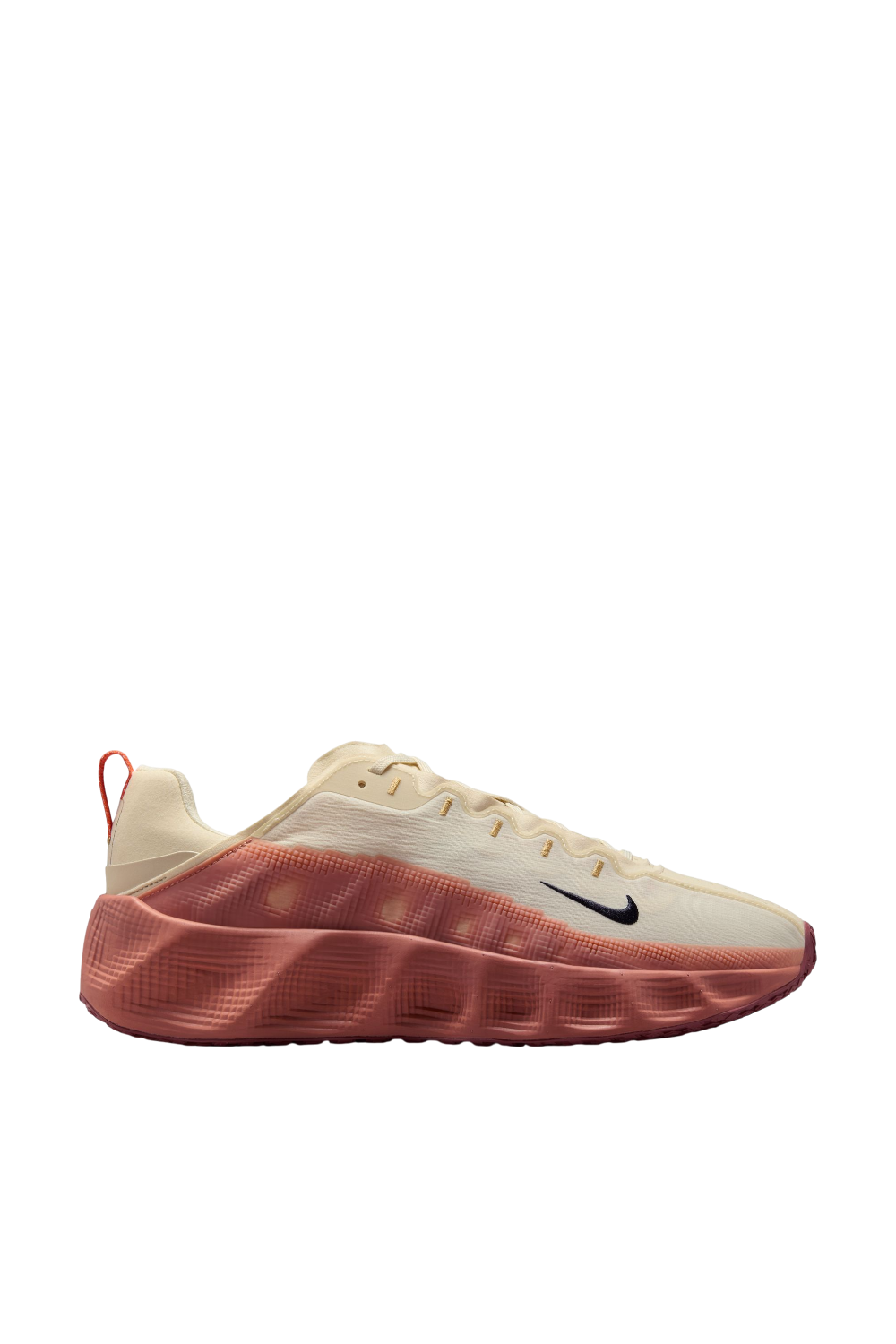 תמונה קידמית של נעלי סניקרס