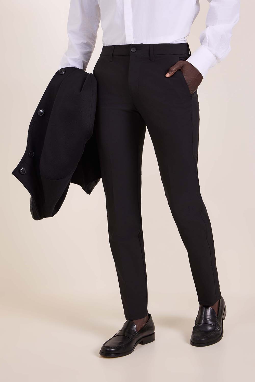 תמונת דוגמן קידמית של מכנסיים מחוייטים סלים פיט