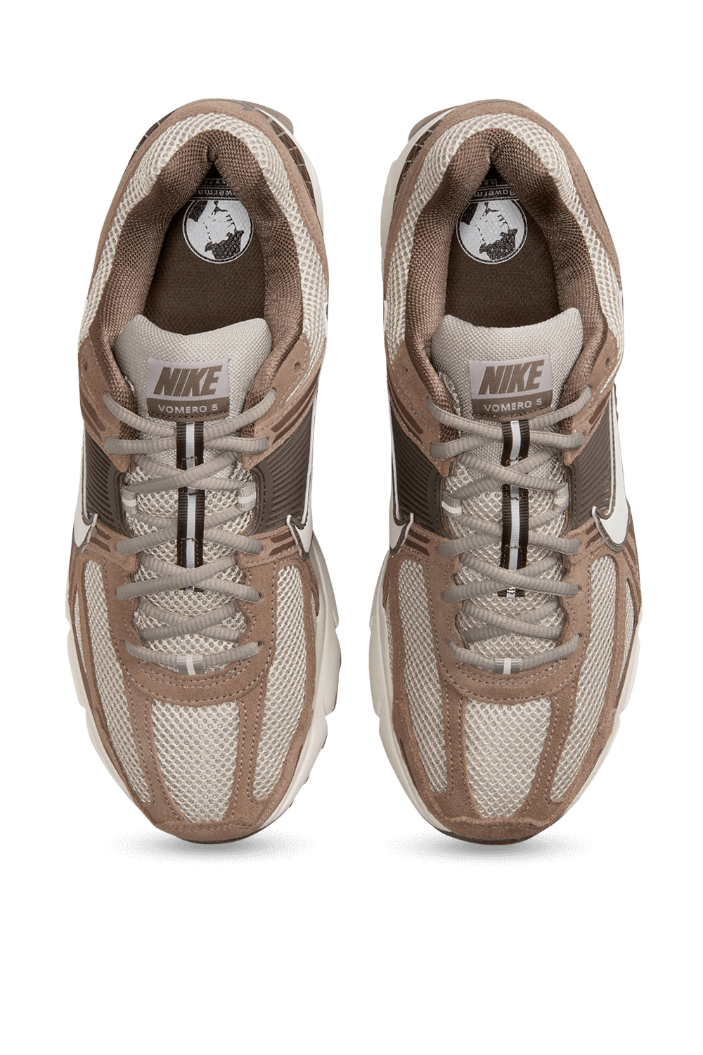 תמונת פנים של נעלי סניקרס זום וומרו 5