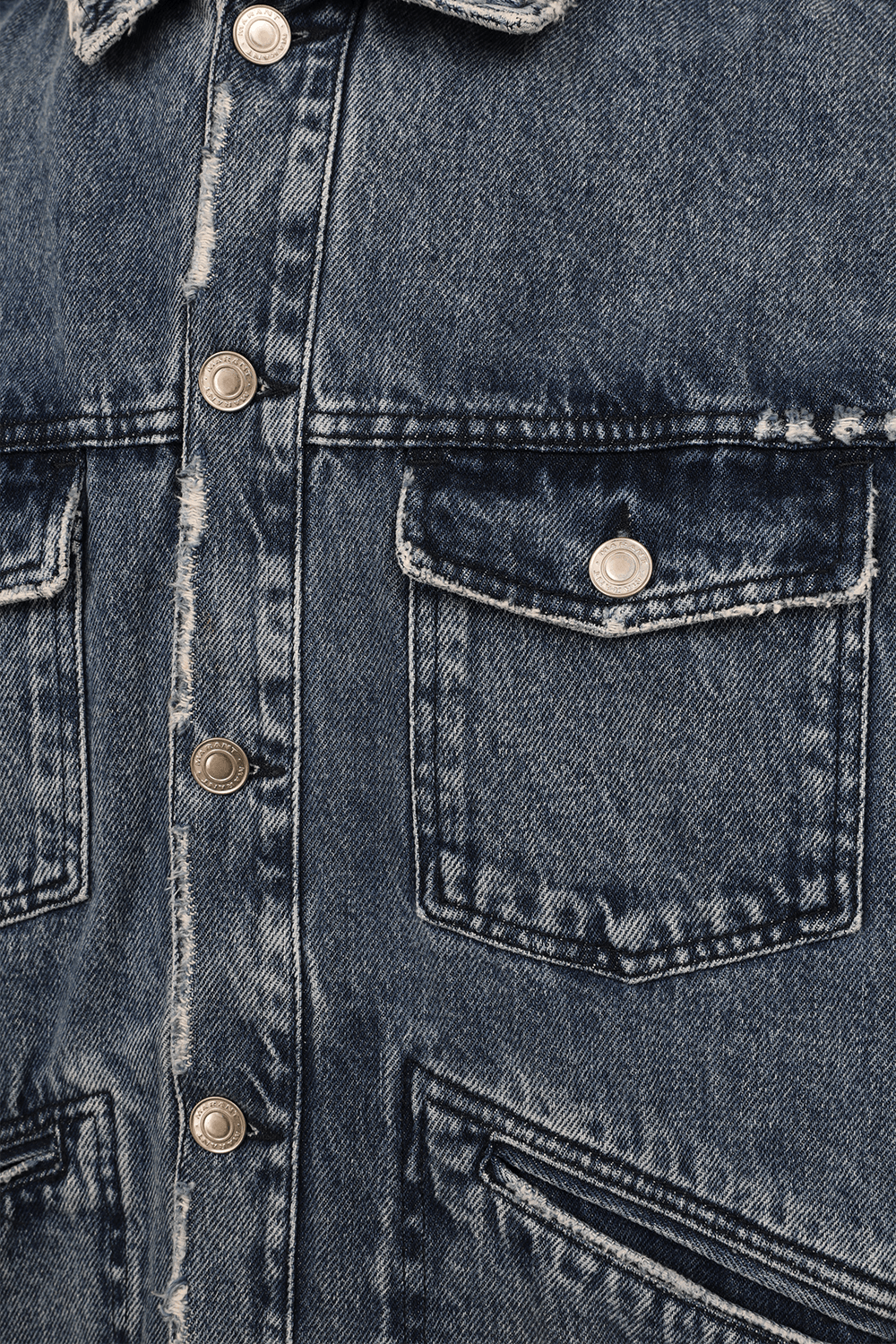 תמונת תקריב של ז'קט ג'ינס ג'נגו