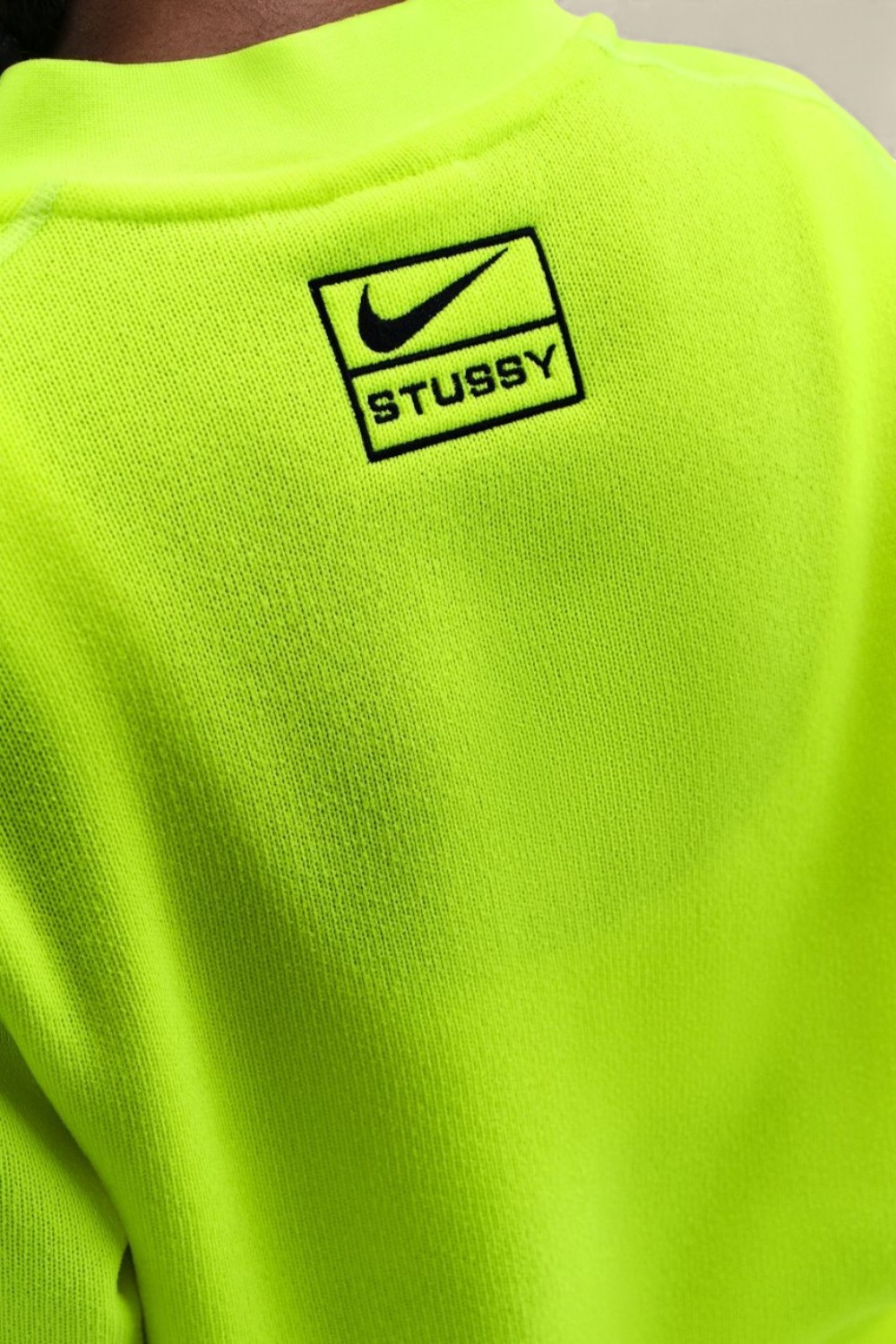 תמונת תקריב דוגמן של חולצת ג'רזי נייקי X סטוסי