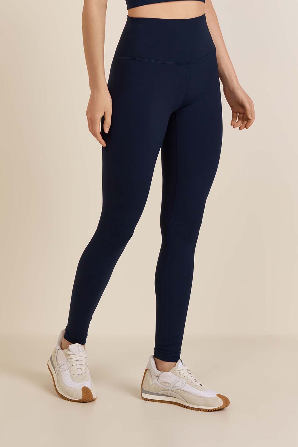 תמונת דוגמן קידמית של lululemon Align™ High-Rise Pant 31