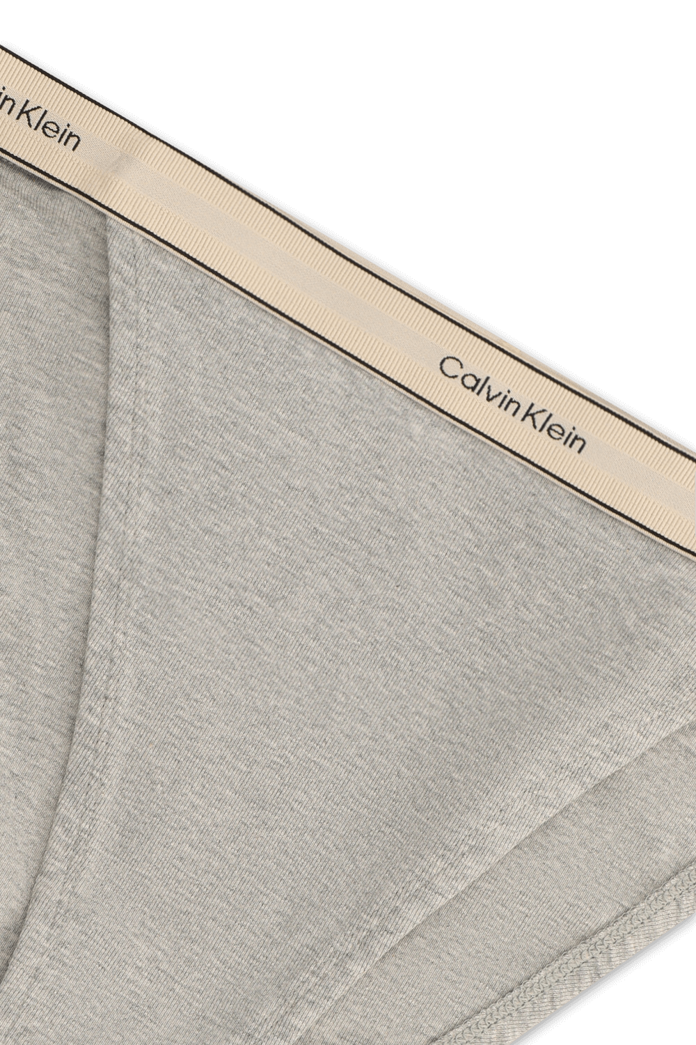 תמונת תקריב של תחתוני טנגה